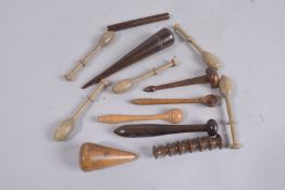 THIRTEEN SMALL TREEN ITEMS.