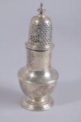 A SAM WOOD 18TH CENTURY SILVER PEPPERETTE.