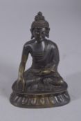 A CHINESE BRONZE SEATED BUDDHA, 10cm high.