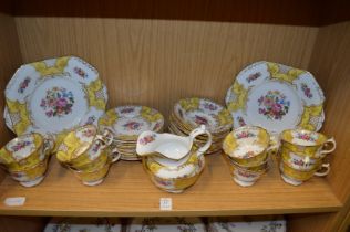 Floral decorated tea service.
