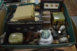 Miscellaneous collectables.