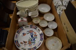 19th century and later porcelain tea bowls etc.