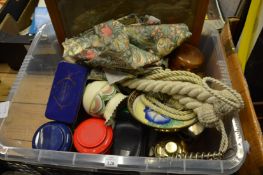 Miscellaneous collectables.