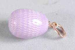 A RUSSIAN ENAMEL EGG PENDANT.