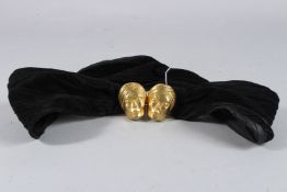 AN ISABEL CANOVAS VINTAGE BELT, with two gilt heads.