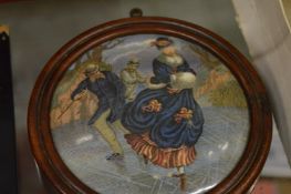 A porcelain pot lid.