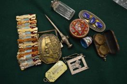 Miscellaneous collectables.