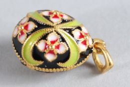 A RUSSIAN ENAMEL EGG PENDANT.