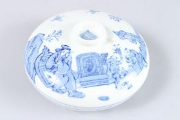 A CHINESE BLUE AND WHITE CIRCULAR HORS D'OEUVRES DISH AND COVER, decorated with figures, landscape
