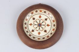 A FINE 19TH CENTURY INDIAN AGRA PIETRA DURA INLAID MARBLE DISH within a fabric covered frame. 6ins