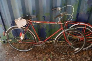 A gentlemans bicycle.