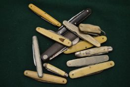 Quantity of penknives.