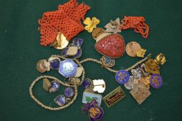 Badges and bijouterie.