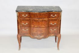 A GOOD MARBLE TOP THREE DRAWER COMMODE on curving legs. 2ft 10ins wide x 2ft 8ins high.