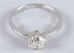 AN 18CT GOLD SOLITAIRE DIAMOND RING, approx. 1 CARAT.