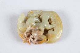 A CHINESE ANTIQUE CELADON JADE PENDANT.