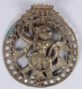 A FINE LARGE 18TH CENTURY SOUTH INDIAN BRONZE HANUMAN PENDANT. 5.5ins diameter.