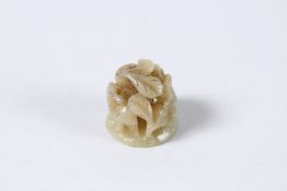 A TINY CARVED JADE OF BIRDS. 1ins.