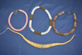 A quantity of bijouterie.