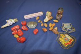Miscellaneous collectables.