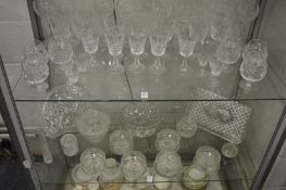 Quantity of glassware.