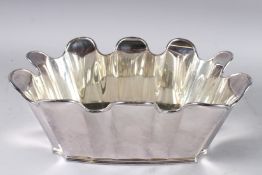 A SILVER PLATED SQUARE ICE BUCKET.