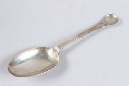 AN EARLY SILVER DISC END RAT TAIL SPOON, possibly Scottish, unmarked, 7in long.