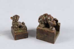 A SMALL CHINESE BRONZE SEAL modelled as a camel. 1.5ins high