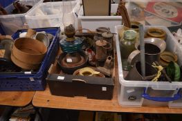 Quantity of bygones and kitchenalia.