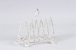 A SILVER PLATE HUNTING TOAST RACK.