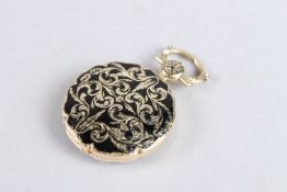 A 9CT GOLD AND BLUE ENAMEL CIRCULAR LOCKET.