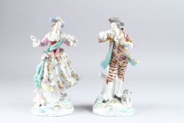 A GOOD PAIR OF SAMSON CHELSEA DERBY PORCELAIN FIGURES OF A GALLANT AND A LADY a dog and sheep at