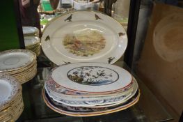 Decorative dishes and strainers.