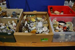 Large quantity of decorative china.