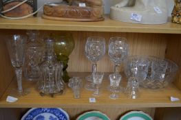 Quantity of glassware.