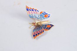AN 18CT GOLD PLIQUE A JOUR BUTTERFLY BROOCH.