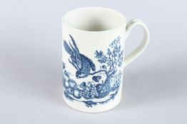 A WORCESTER TANKARD, 6ins high, Circa 1770 - 1785. The Parrot Picking Fruit / Second Version.