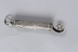 A PERSIAN ANTIQUE HOLY QURAN SILVER SCROLL HOLDER. 4.5ins long.