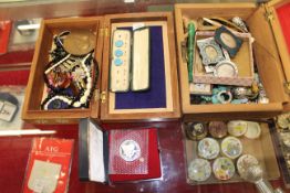 Miscellaneous collectables, bijouterie etc.