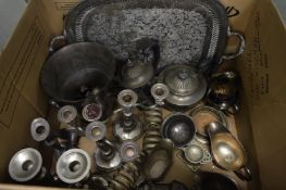 A quantity of plated items.