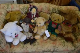 Steiff and other modern and collectable teddies etc.
