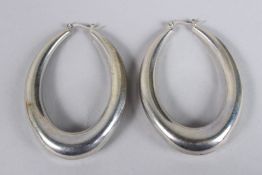 A LARGE PAIR OF TIFFANY SILVER DROP EARRINGS. 7cms long. 24grams.