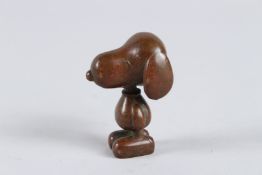 A JAPANESE BRONZE OKIMONO SNOOPY DOG. 5cm high