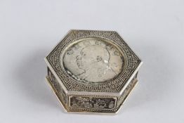 A CHINESE WHOLE METAL COIN BOX. 5cm