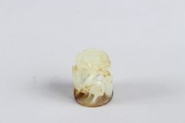 A FINE 19TH CENTURY CHINESE JADE CARVING depicting cranes and openwork foliage. 3cm high