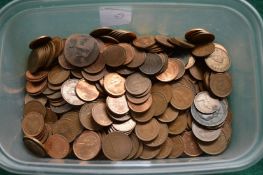 A quantity of copper farthings.