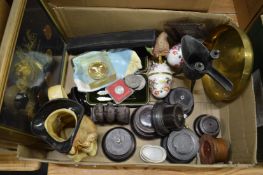 Miscellaneous collectables.