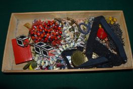 A box of bijouterie.