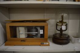A Carl Zeiss barograph and a clock (af).