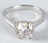 A PLATINUM 2.5CT SINGLE STONE RING.
